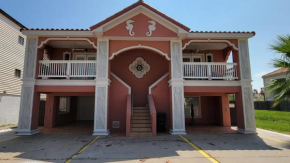Friendly 2 Bedroom with Big Pool - Campeche Triplex unit B home
